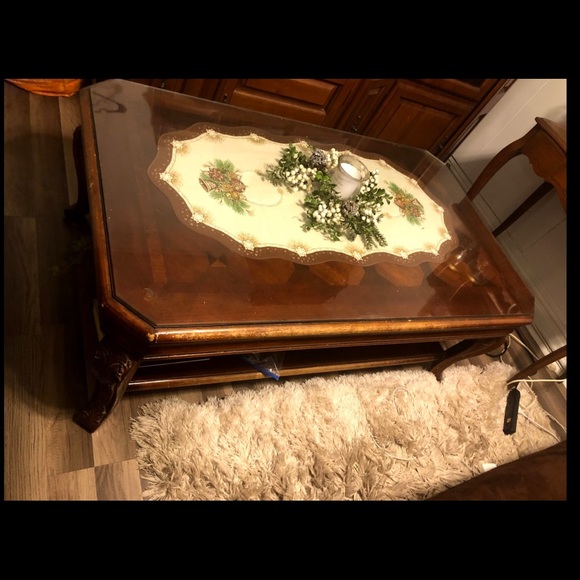 Coffee table with glass - Picture 1 of 1